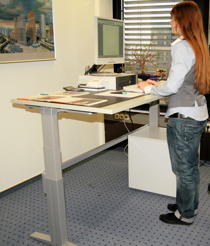 Hohenverstellbarer Schreibtisch Berufsgenossenschaft